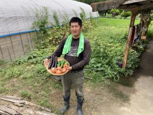 畑の監修及び、動画用に野菜を無償提供していただいた橋本ファミリーファームの橋本さん