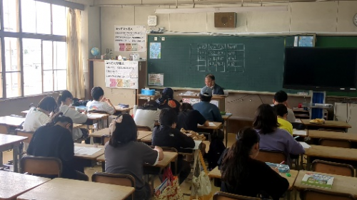 灰塚小学校　会場