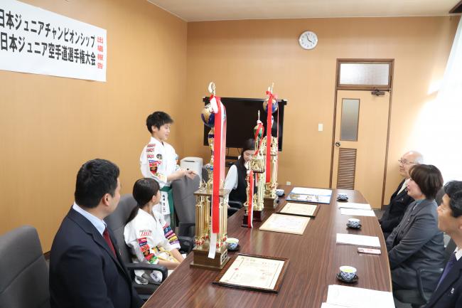 ​楠田　陸さん　第13回全日本ジュニアチャンピオンシップ　優勝及び 　　　　　　　第19回JKJO全日本ジュニア空手道選手権大会　  準優勝          美桜さん     第13回全日本ジュニアチャンピオンシップ　準優勝報告