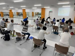 筋力アップ運動の様子です。